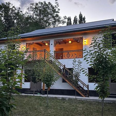 Hayat Guesthouse Nuratau Mountains Yukary-Ukhum Eksteriør bilde
