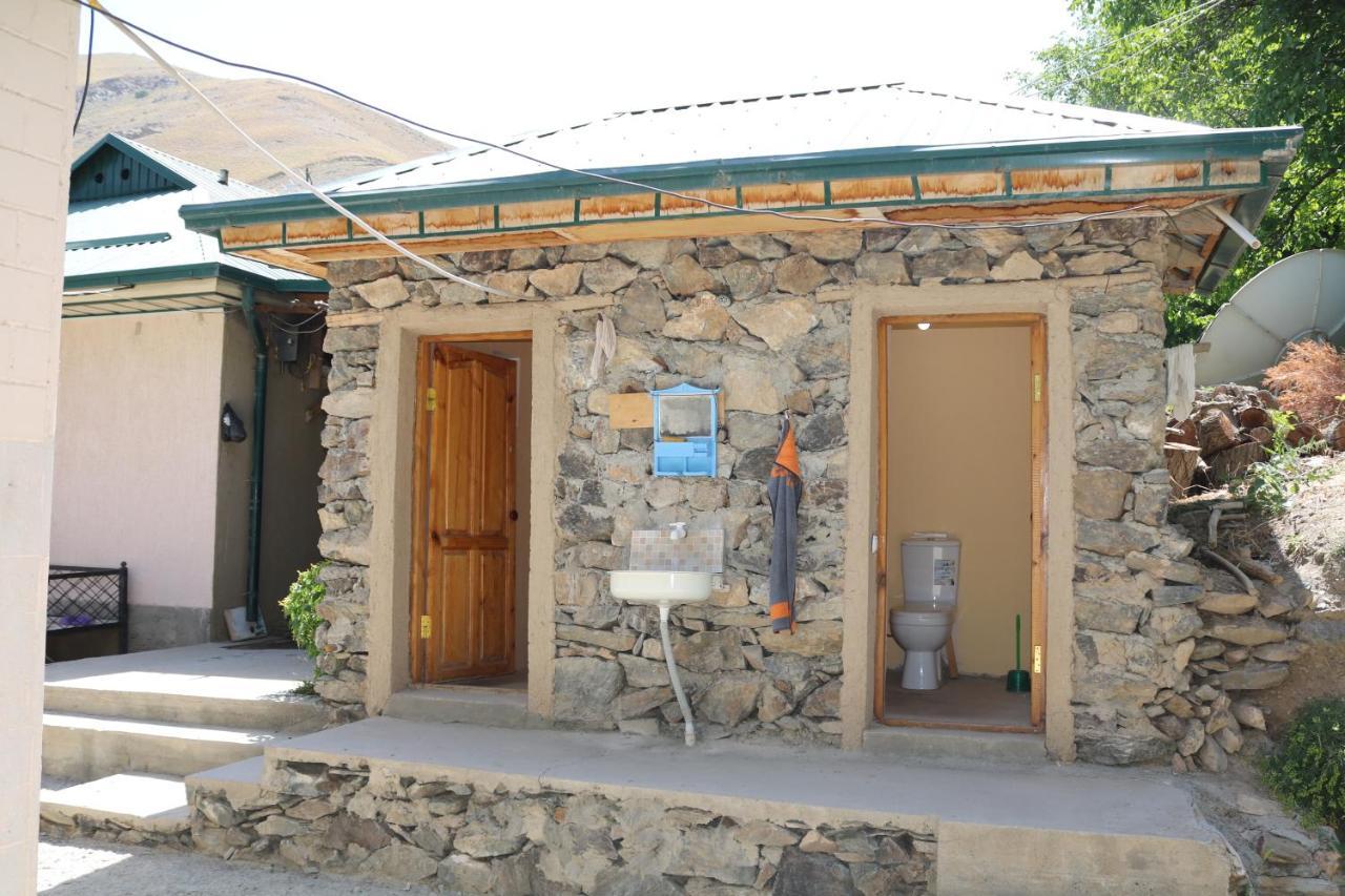 Hayat Guesthouse Nuratau Mountains Yukary-Ukhum Eksteriør bilde