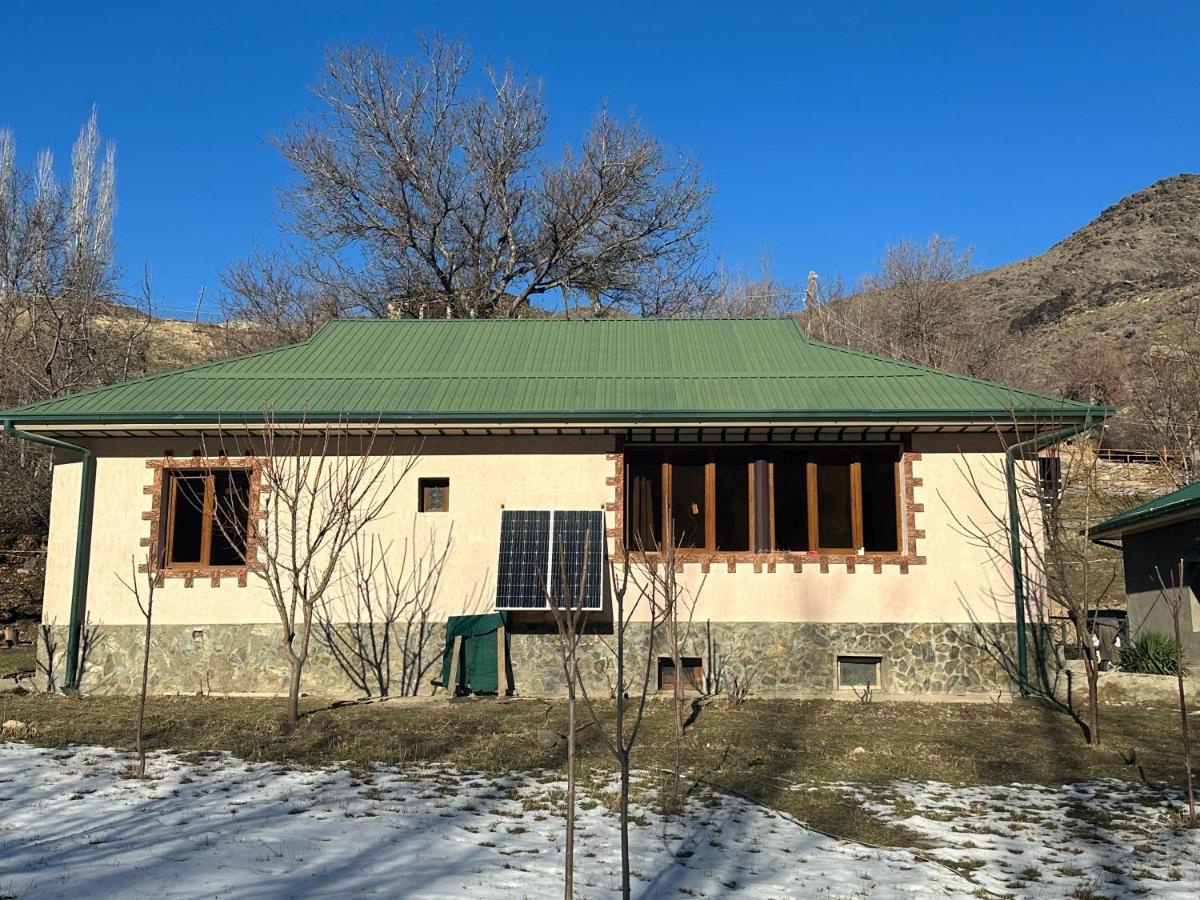 Hayat Guesthouse Nuratau Mountains Yukary-Ukhum Eksteriør bilde