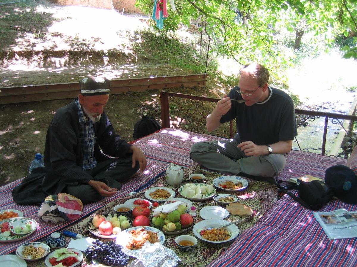 Hayat Guesthouse Nuratau Mountains Yukary-Ukhum Eksteriør bilde