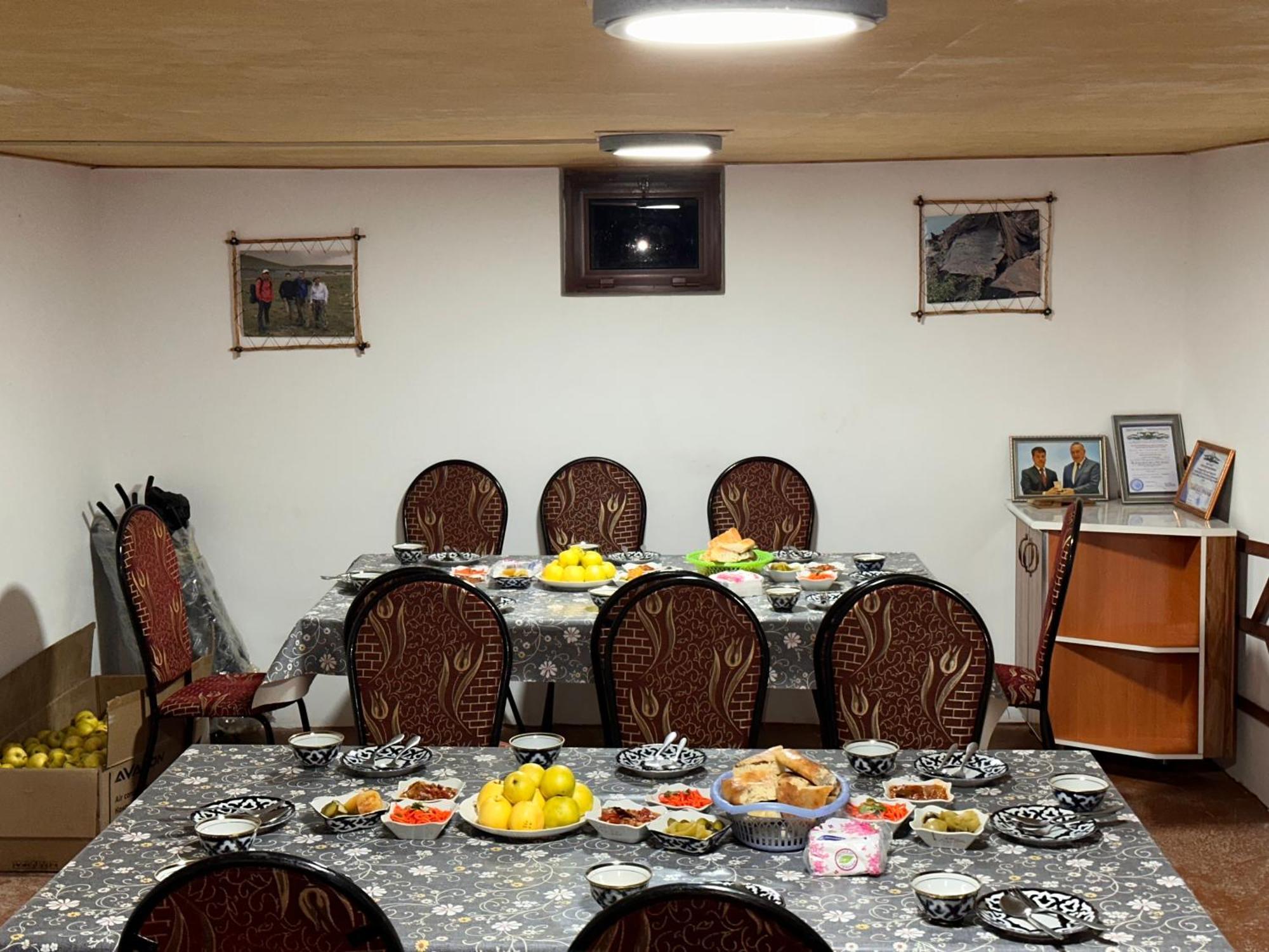 Hayat Guesthouse Nuratau Mountains Yukary-Ukhum Eksteriør bilde